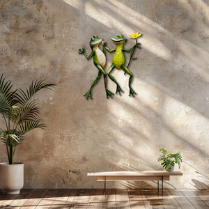 Cute frog couple metal wall art holding flower whimsical garden aluminum wall decor 4